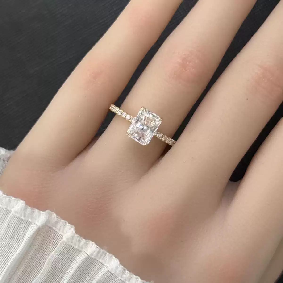 Luxury & Unique Moissanite Ring, 5ct Radiant Cut. HR051