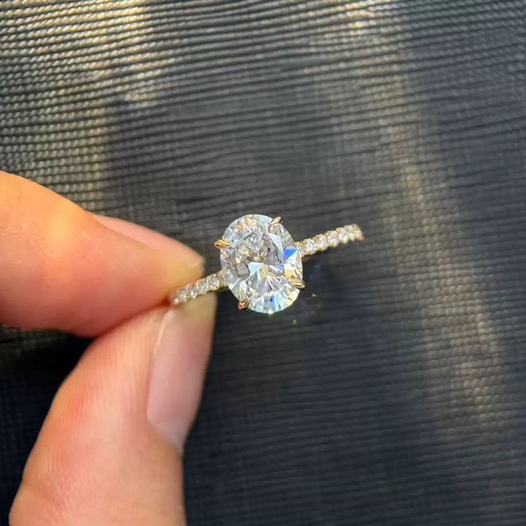 Luxury & Unique Moissanite Ring, 5ct Oval Cut. HR049