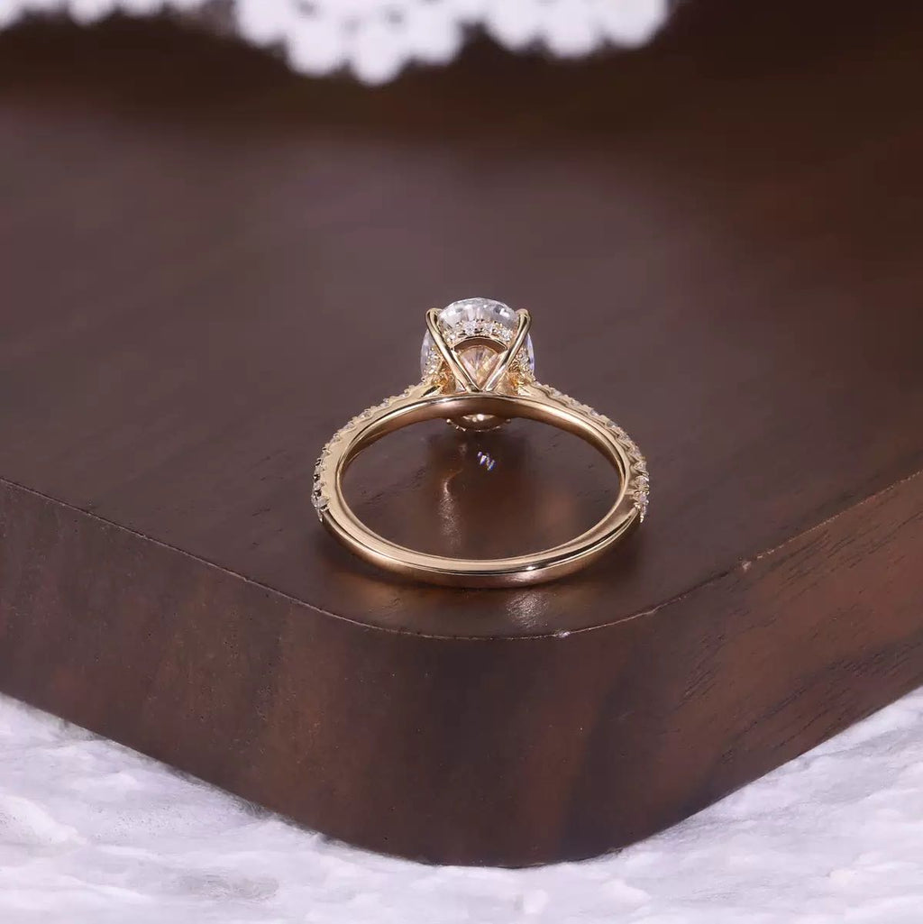 Luxury & Unique Moissanite Ring, 5ct Oval Cut. HR049
